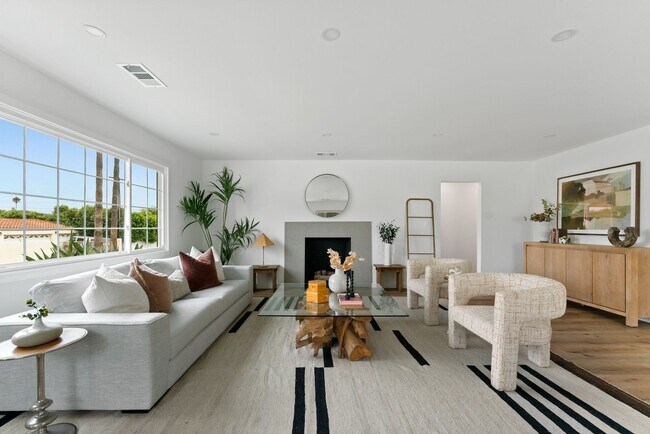 Foto del edificio - 5192 Orange Pl