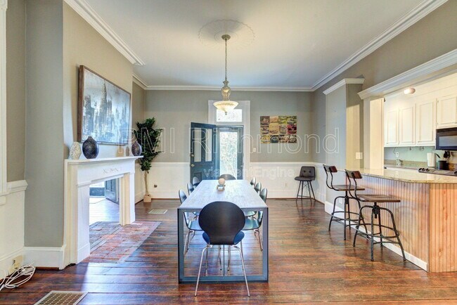 Building Photo - 138 W Clay St