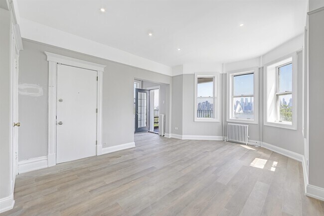 Building Photo - 935 JFK Blvd E