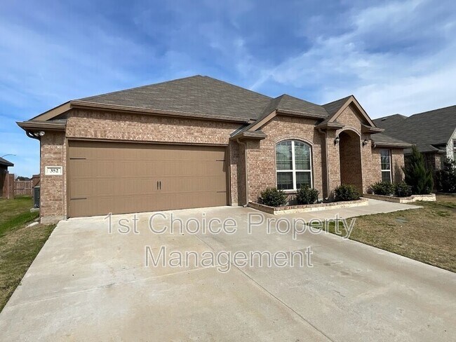 Building Photo - 352 Sugar Creek Ln