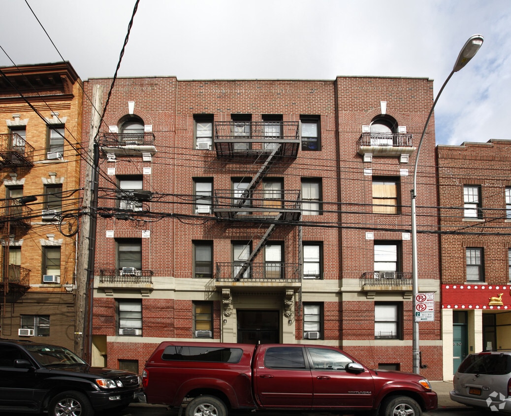Building Photo - 38-32 29th St