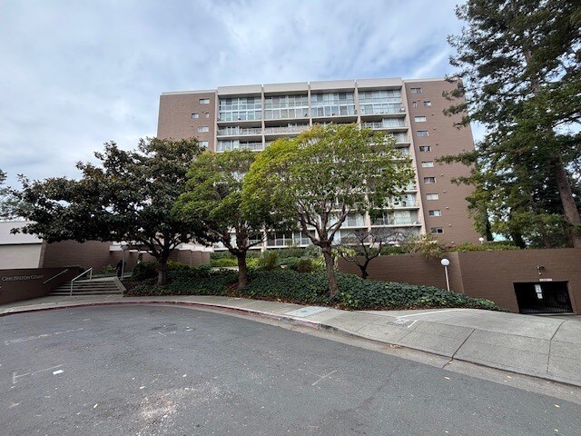 Foto del edificio - 1 Kelton Ct