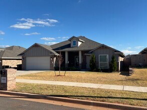 Building Photo - 4006 Lynford Ln