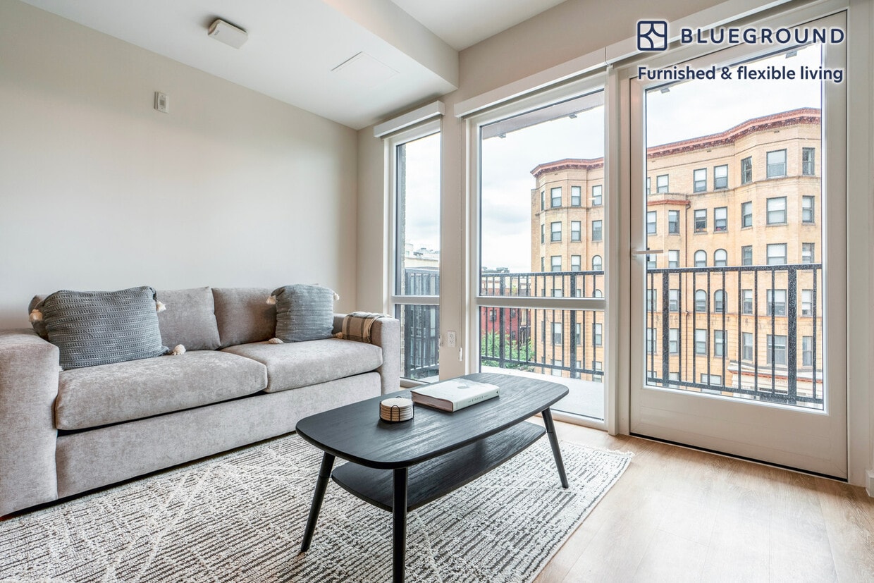 Foto principal - 2601 14th St NW