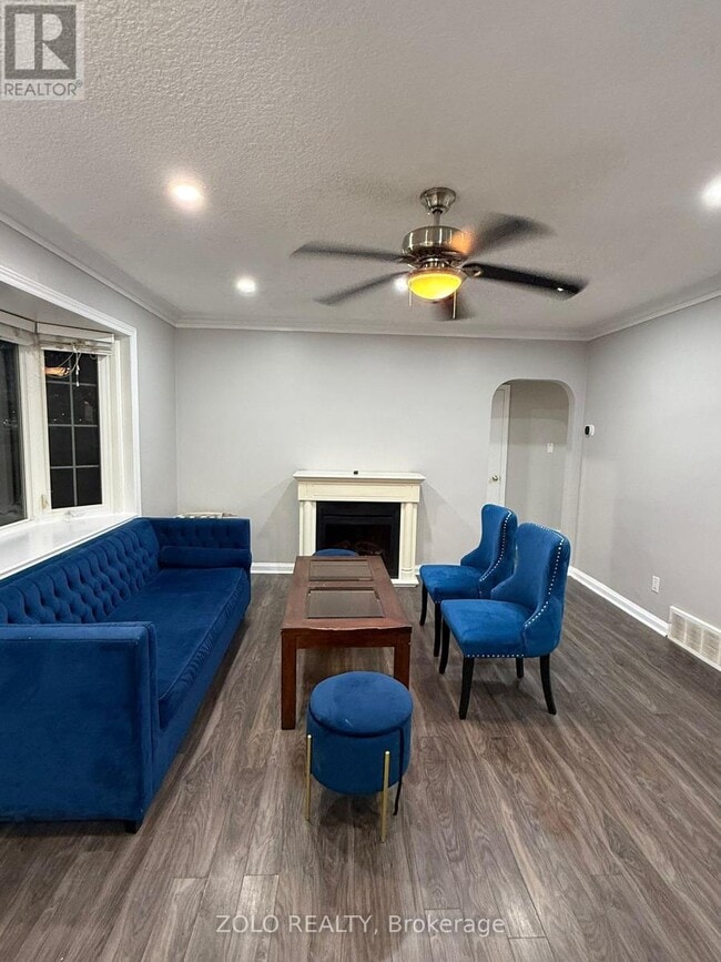 Building Photo - 369 Martin St