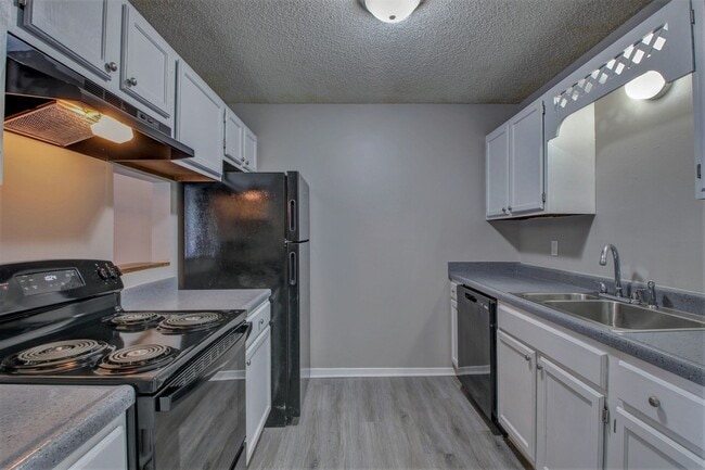 Interior Photo - The Arbours Apartment Homes