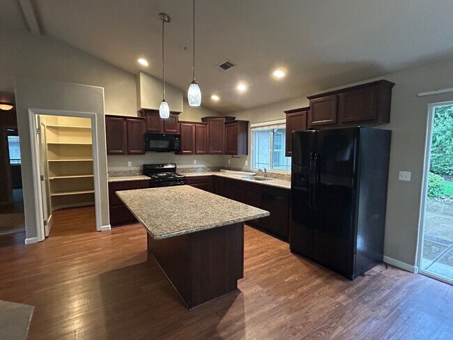 Foto del edificio - 7172 Landcaster Ct
