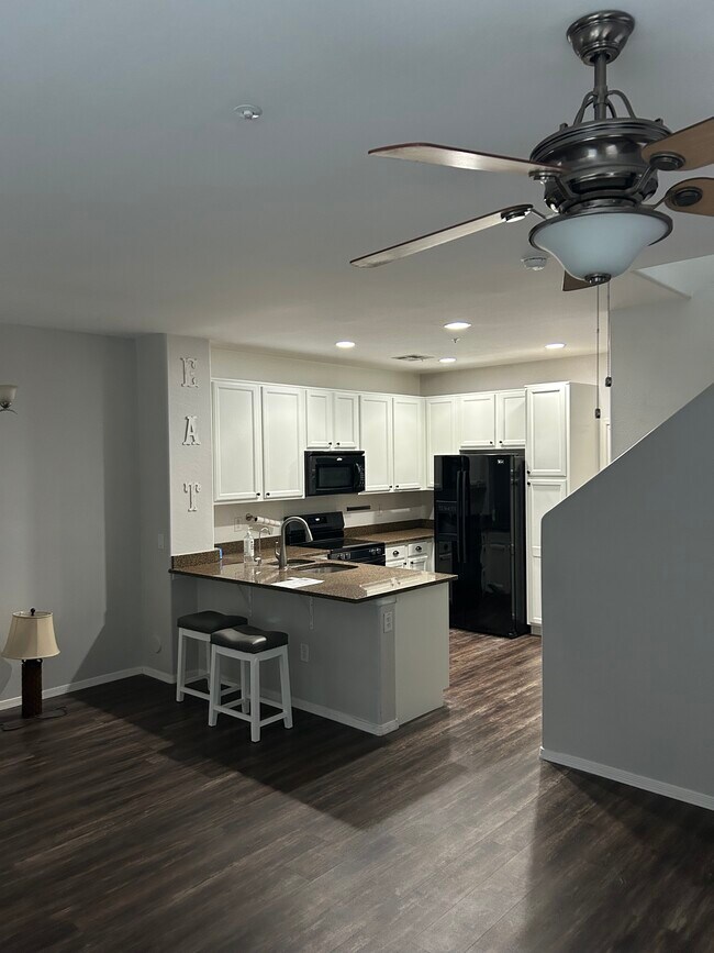 Foto del edificio - 3621 E Leslie Dr