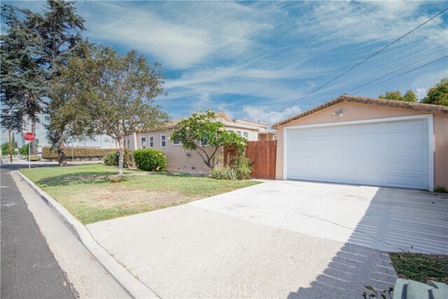 Building Photo - 5832 Homewood Ave