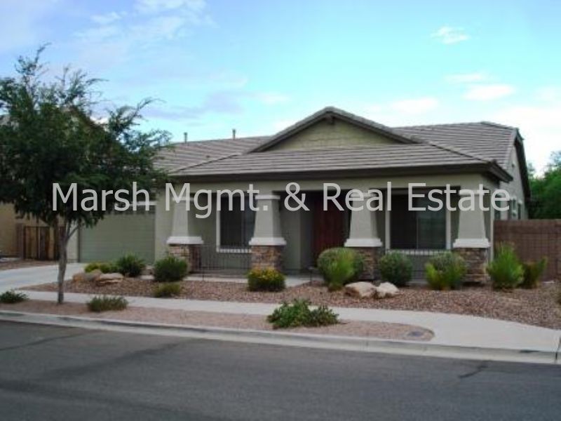 Large beautiful 4 bedroom home in Cortina House for Rent in Queen