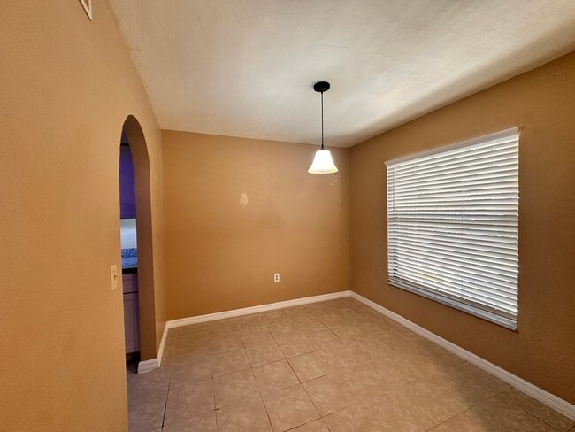 Foto del edificio - 4310 Santa Barbara Blvd