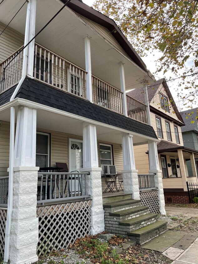 4 Unit Home - 851 Jefferson Ave