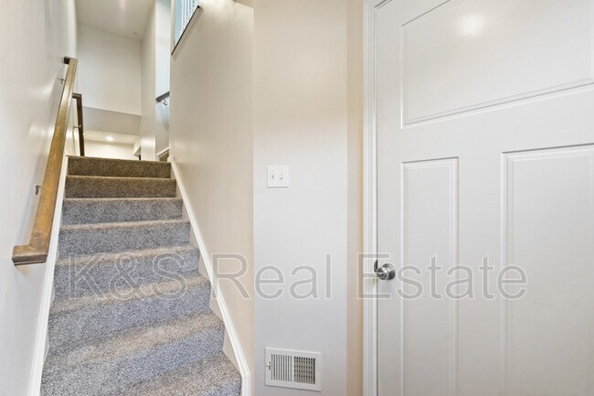 Building Photo - 145 Arbor Trail Dr