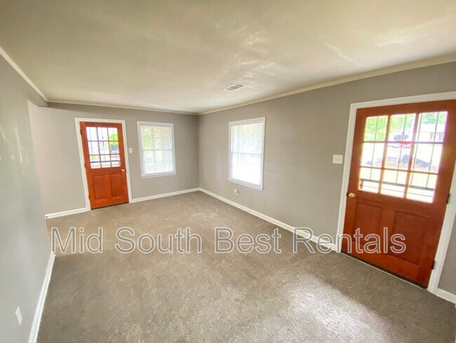 Building Photo - 1012 Whitaker Dr (Whitehaven)