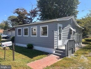 Building Photo - 8 Drexel Dr