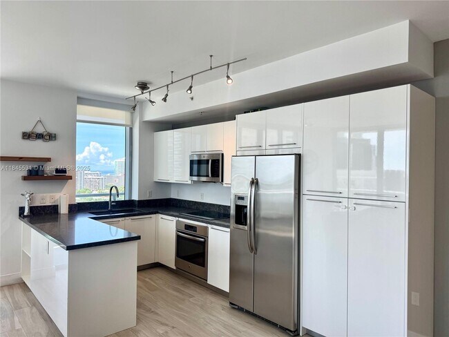 Foto del edificio - 79 SW 12th St