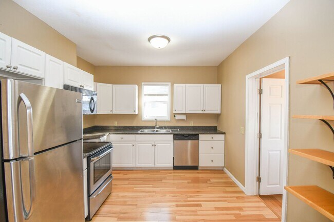 Foto del edificio - 817 W 12th St