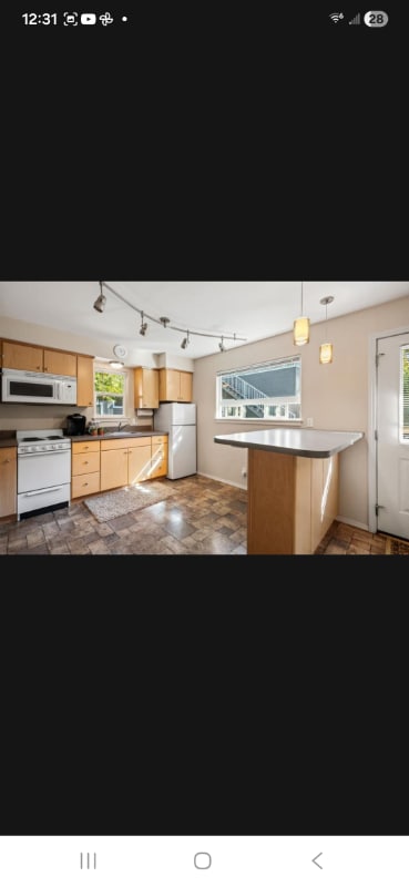 Building Photo - 1410 E Ash Ave