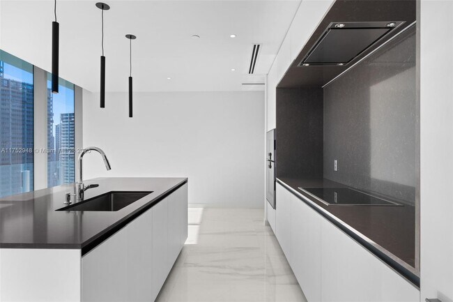 Foto del edificio - 300 Biscayne Boulevard Way