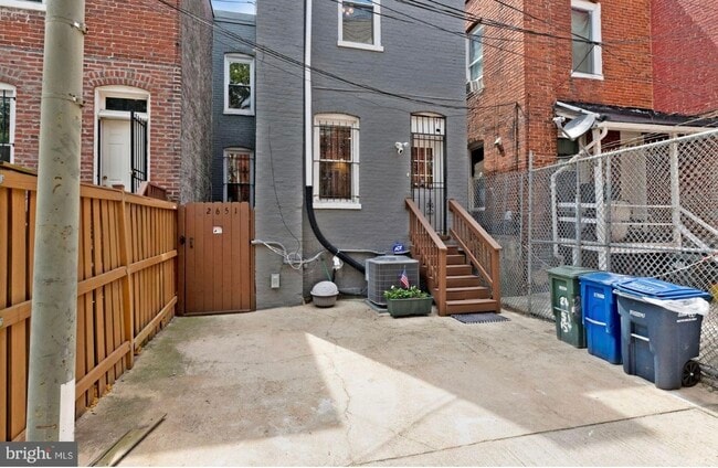 Building Photo - 2651 15th St NW