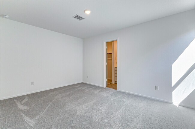 Building Photo - 21438 Carosella Dr