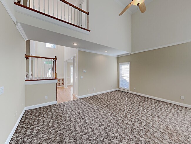 Foto del edificio - 5034 Cramer Woods Dr