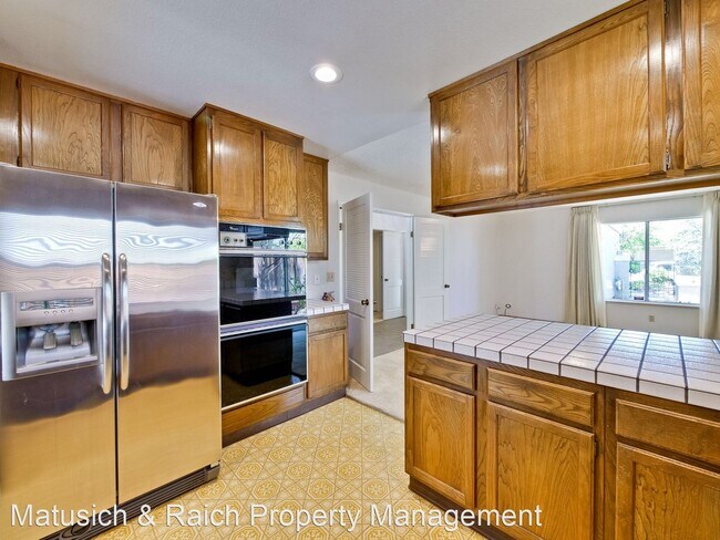 Building Photo - 3 br, 3 bath House - 1802 Dalton Place