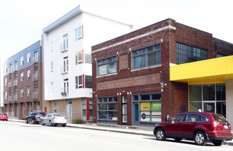 Building Photo - Circa Apartments