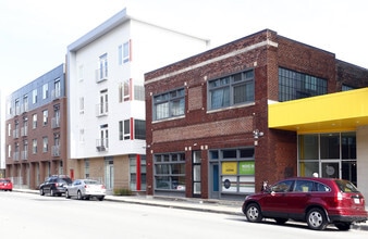 Building Photo - Circa Apartments