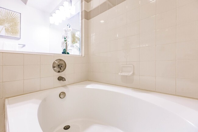 Interior Photo - Aviah Flagler Village