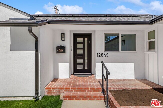 Foto del edificio - 12849 Tiara St