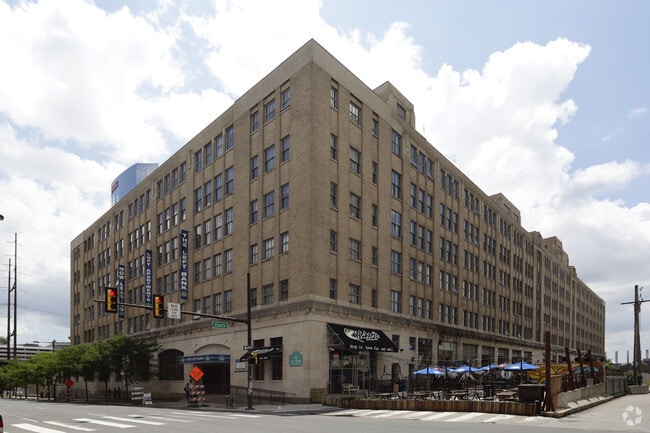 Building Photo - The Left Bank