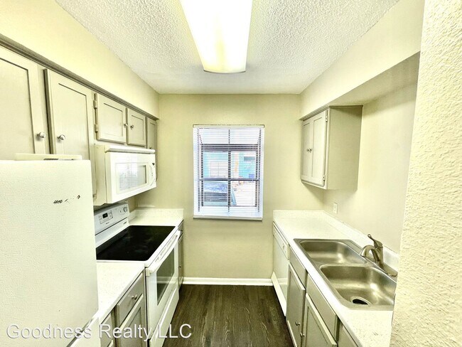 Foto del edificio - 2 br, 2.5 bath House - 8811 Schick Road C