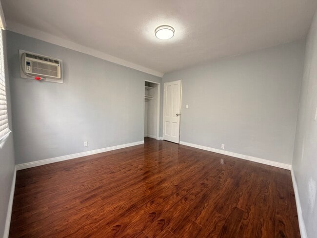 Dormitorio 2 - 1428 S Chapel Ave