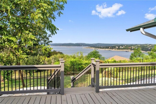 Building Photo - 129 Lakeway Dr