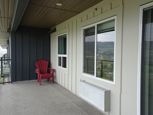 Building Photo - 883 Academy Way