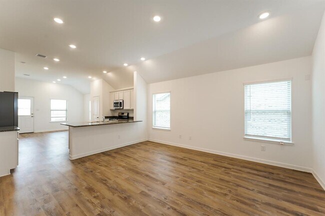 Building Photo - 3411 Avary River Ln