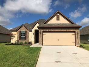 Building Photo - 1006 Old Vine Rd