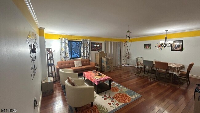 Foto del edificio - 606 Robin Rd