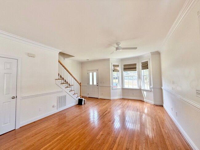 Foto del edificio - **OFFERING WAIVED APPLICATION FEES & $100 ...