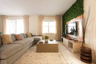 Building Photo - 2861 Bookmark Dr