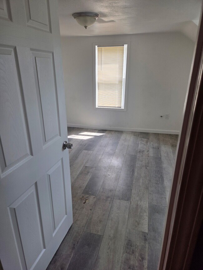 Building Photo - 1801 Jerome Ln