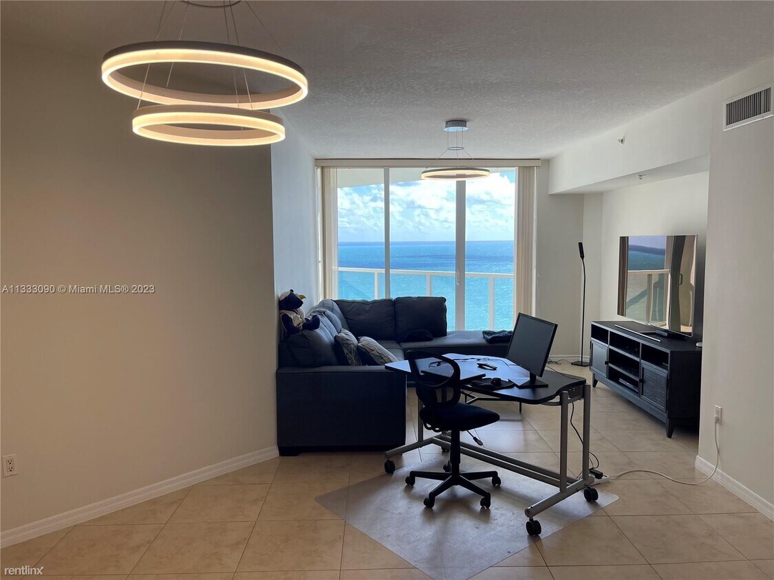 1 br, 1.5 bath Condo 16699 Collins Ave A... Condo for Rent in Sunny