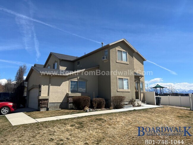 Foto del edificio - Large 5 Bedroom End Unit Townhouse in Lehi!