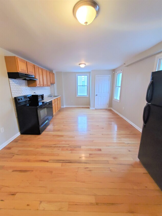 Kitchen + Living room - 1414 N 7th St