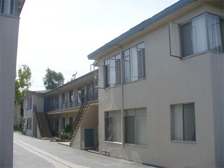 Building Photo - 601 W Hyde Park Blvd