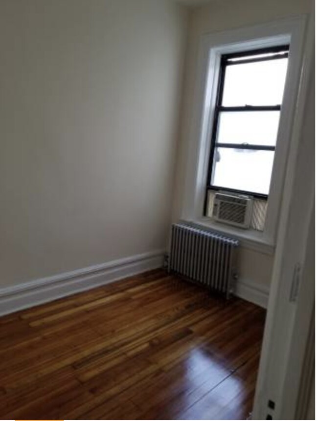 Building Photo - 270 68th St