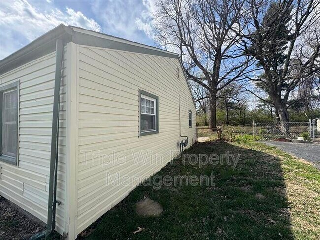 Building Photo - 295 Brackleigh Ln