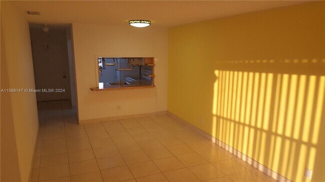 Foto del edificio - 988 NW 104th Avenue 206, Pembroke Pines, F...