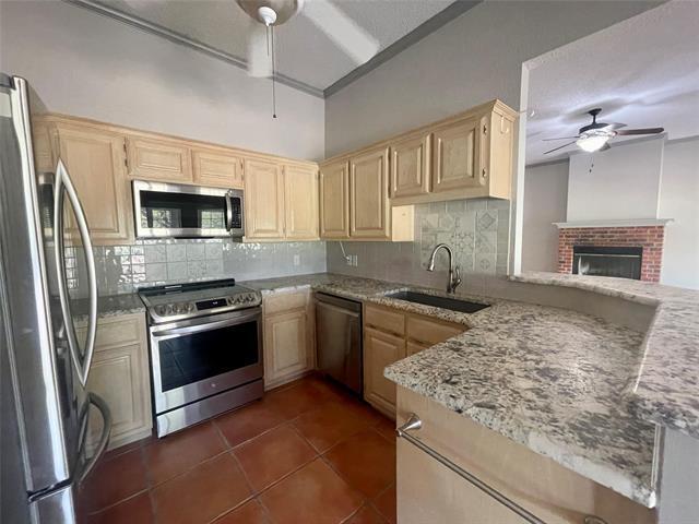 Foto del edificio - 8701 Bellechase Rd